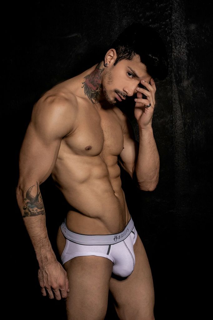 Dito Huge de cueca