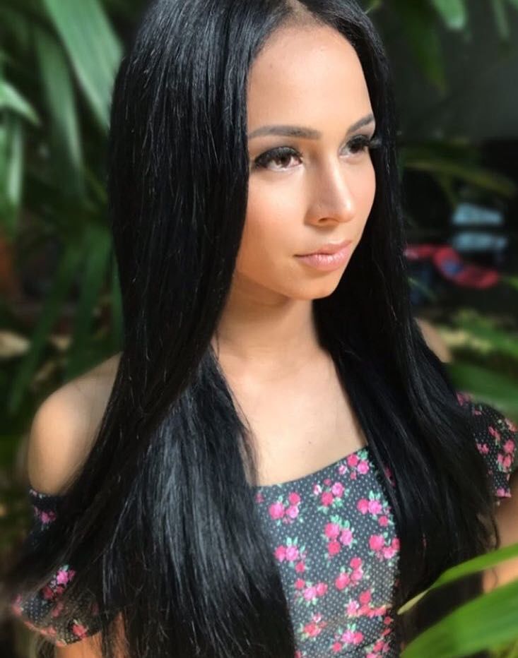 Camgirl Pocahontas parece a Kim Kardashian