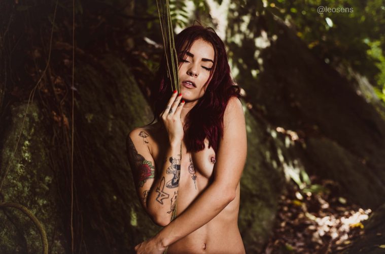 Camgirl Thaiz Suicide sensualizando