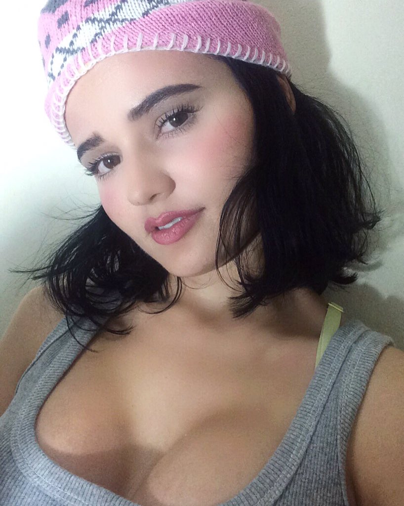 Paola Holmes linda